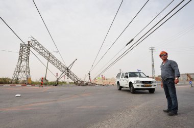 Havai enerji hattı devrildi