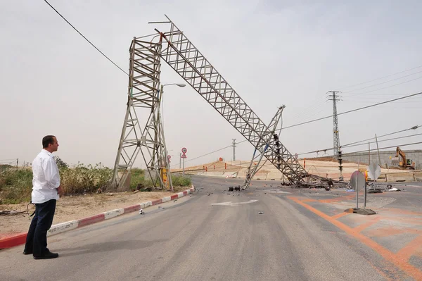 Toppled overhead power line — Stock Photo, Image