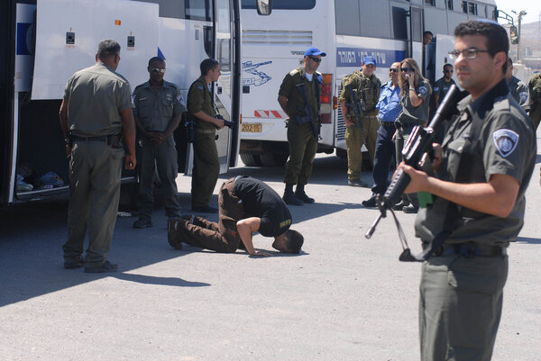 Израиль освободил 255 палестинских заключенных
