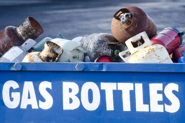 Bouteilles de gaz anciennes — Photo