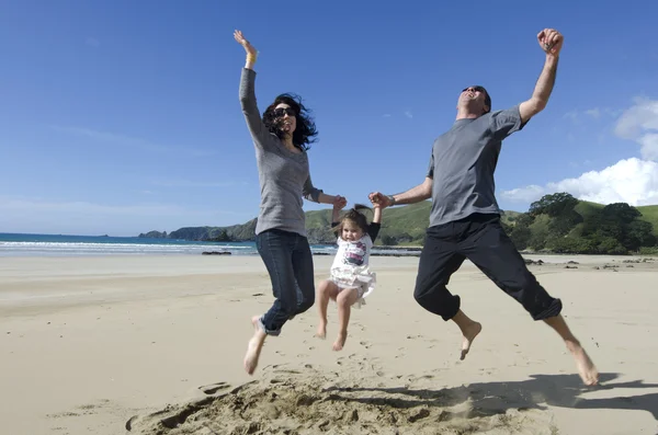 Jovem família feliz — Fotografia de Stock