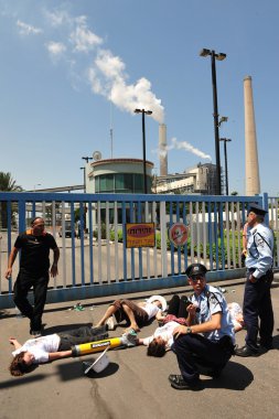 Greenpeace blok girişi Güney İsrail güç istasyonu