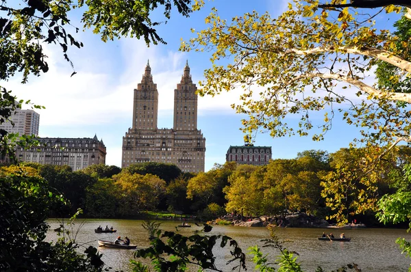 Central Park Lake in Manhattan New York — Stockfoto