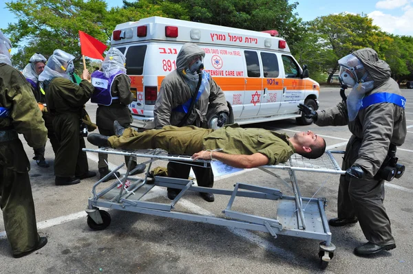 Israel se prepara para ataques biológicos y químicos con cohetes — Foto de Stock