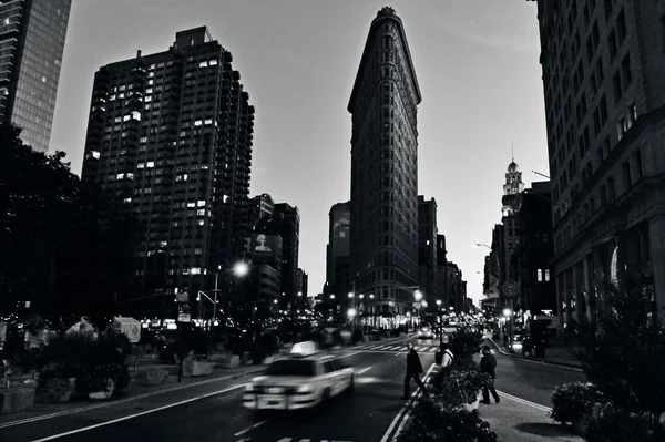 Плоское железное здание в Манхэттене, Нью-Йорк — стоковое фото