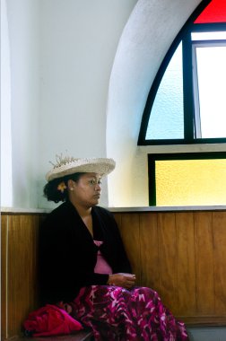 Cook Adaları insanlar CICC kilisede dua