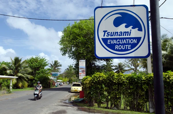 Rota de evacuação do tsunami nas Ilhas Cook de Rarotonga — Fotografia de Stock