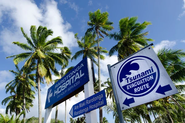 Ruta de evacuación del tsunami en Rarotonga Islas Cook — Foto de Stock