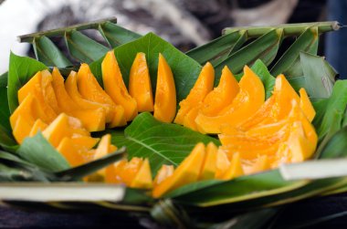 papaya tropikal meyvesi