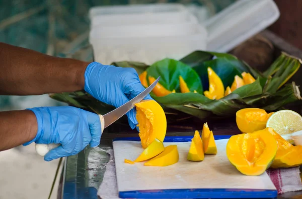 Papaya trópusi gyümölcs — Stock Fotó