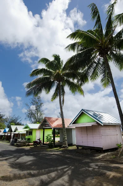 Cabanas coloridas em Rarotonga Cook Islands — Fotografia de Stock
