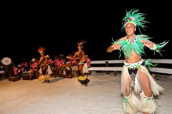 Young Polynesian Pacific Island Tahitian Men Dancers — Stock Photo, Image