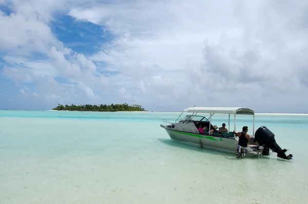 Barco de cruzeiro em Aitutaki Lagoa Ilhas Cook — Fotografia de Stock