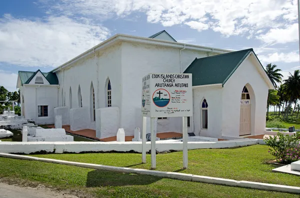 Νήσοι Κουκ είναι χριστιανική εκκλησία (cicc) σε aitutaki lagoon μάγειρας — Φωτογραφία Αρχείου