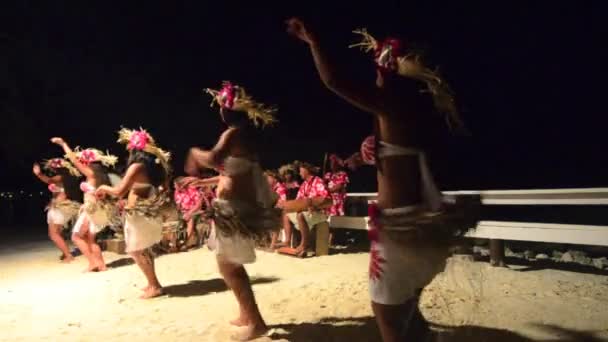 Bailarinas femeninas tahitianas — Vídeo de stock