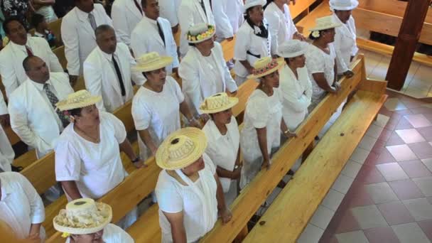 Cook Islanders rezar na igreja CICC — Vídeo de Stock