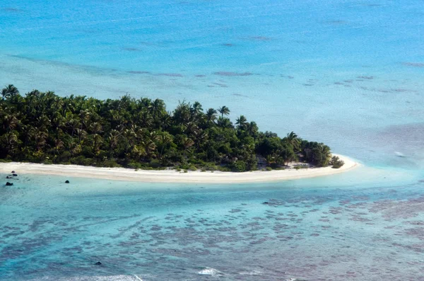 Letecký pohled na ostrovy laguny aitutaki — Stock fotografie