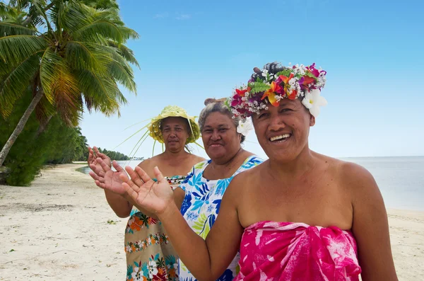 Portret van Polynesische Stille Oceaan eiland Tahitiaanse rijpe vrouwen — Stockfoto