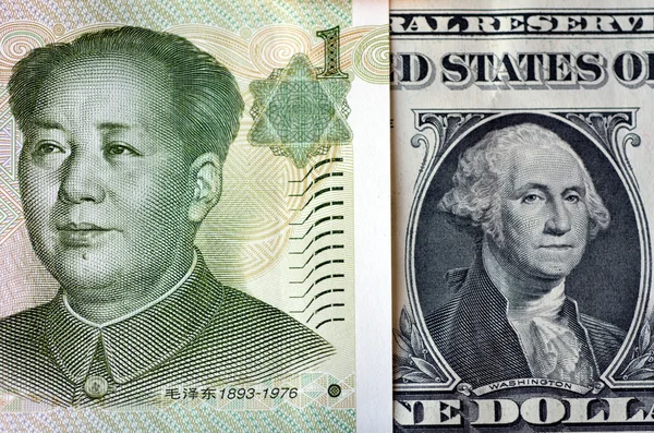 Yuan chinês em dólar americano — Fotografia de Stock