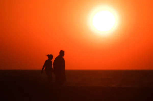 Sonnenuntergang über Liebenden — Stockfoto