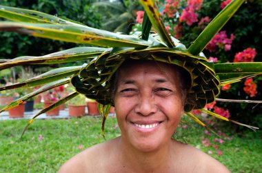 Pasifik adasında Polinezya Tahiti Olgun kadın portresi