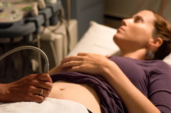 Těhotenství, ultrazvuk skenování — Stock fotografie