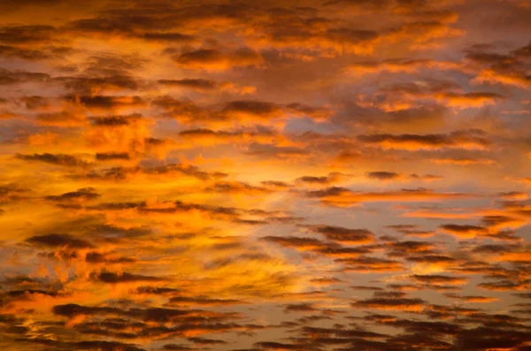 Drammatico cielo all'alba — Foto Stock