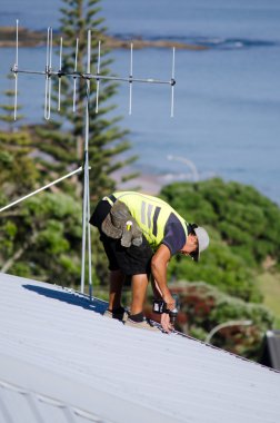 roofer bir çatı sabitleme