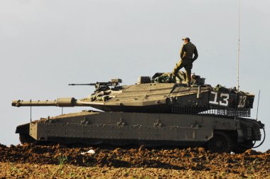 IDF Gazze Şeridi'ndeki yer saldırı için hazır