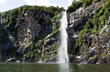 Milford ses - Yeni Zelanda
