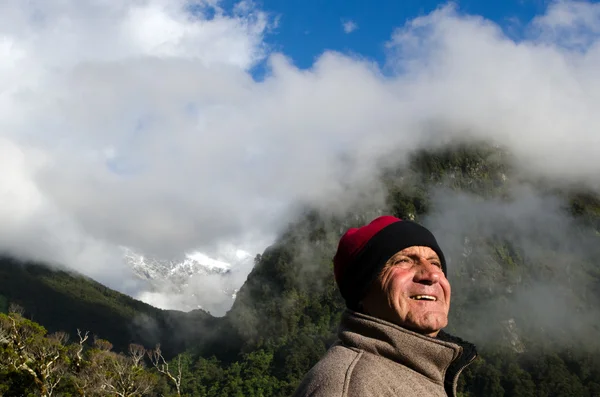 Man hiking — Stock Photo, Image