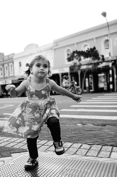 Little girl dancing — Stock Photo, Image