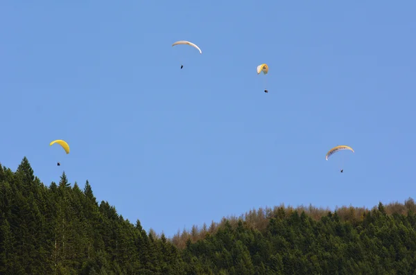 Paralotniarstwo w queenstown, Nowa Zelandia — Zdjęcie stockowe