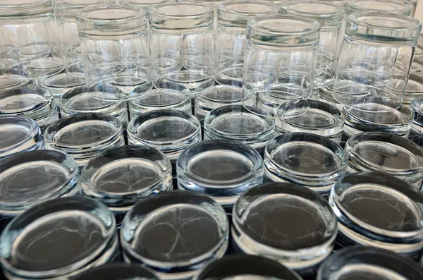 Стеклянные чашки — стоковое фото