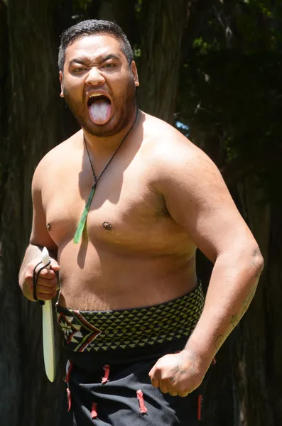 Maorský muž preforming — Stock fotografie