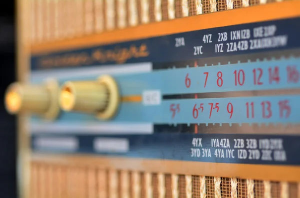 Старое ретро-радио — стоковое фото