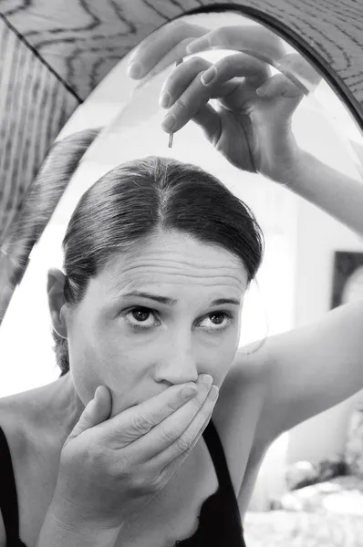 Mujer volviéndose gris — Foto de Stock