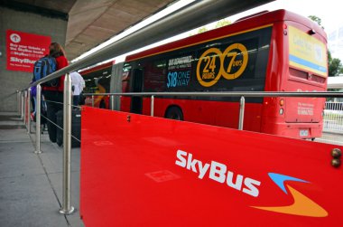 Skybus Super Shuttle clipart