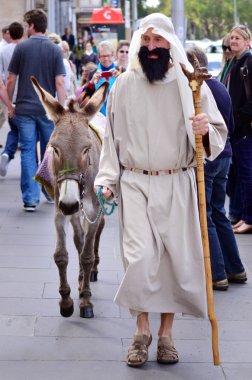olarak İsa erkek giysi 