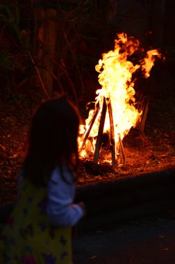 küçük kız kutlamak lag ba'omer Yahudi tatil