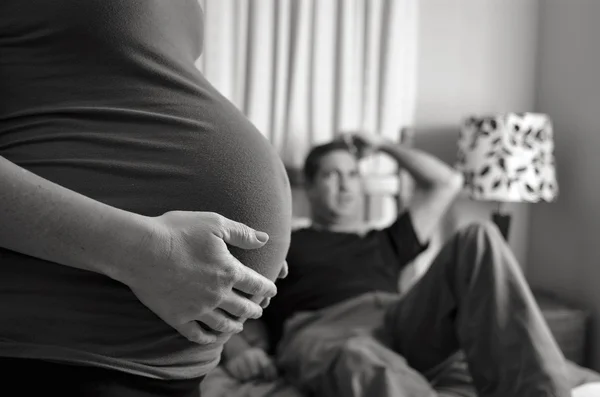 Gravid kvinna familj fråga — Stockfoto