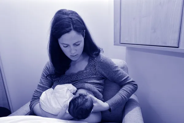 Mother Breastfeeding her Newborn — Stock Photo, Image