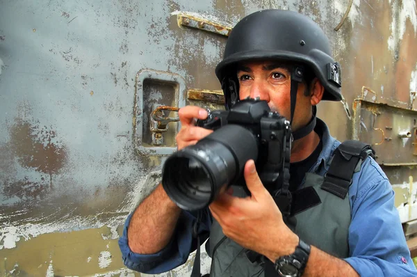 Fotojournalist documenteren van oorlog en conflict — Stockfoto