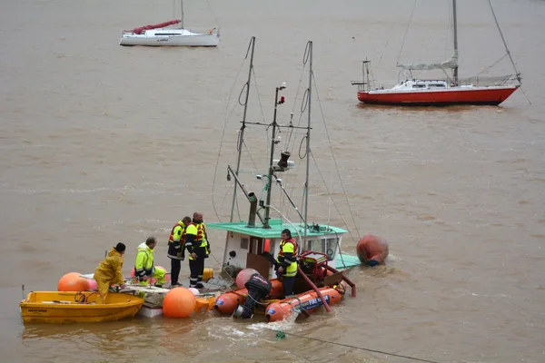 Storm damage - sink boat — Stock Photo, Image