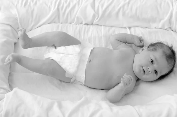 Bebé recién nacido despierto —  Fotos de Stock