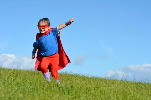 超级英雄的孩子-女孩力量 — 图库照片