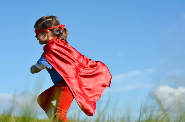 Niño superhéroe - poder de la niña —  Fotos de Stock