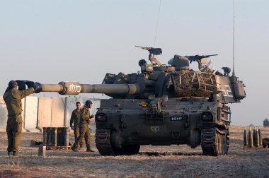 Israeli artillery M109 howitzer unit clipart