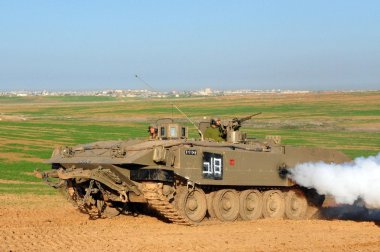İsrail askeri silahlı araç