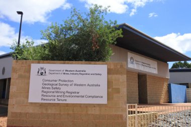 KALGOORLIE, WA - 23 MAR 2022: Madencilik, Endüstri Düzenleme ve Güvenlikten Sorumlu tüm madencilik sözleşmeleri, maden geliştirme ruhsatları, keşif izinleri ve arama izinleri.